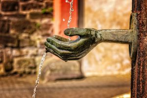 Lire la suite à propos de l’article Aide financière CAPB pour achat de récupérateur d’eau